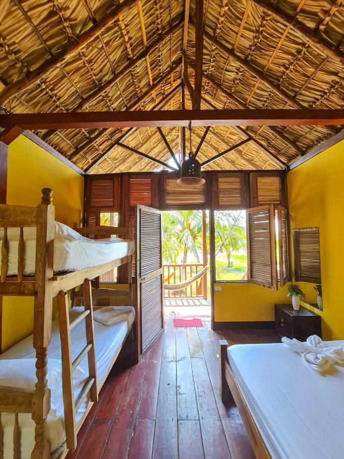 Surfing Turtle Lodge Poneloya Exterior foto