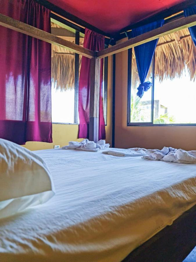 Surfing Turtle Lodge Poneloya Exterior foto