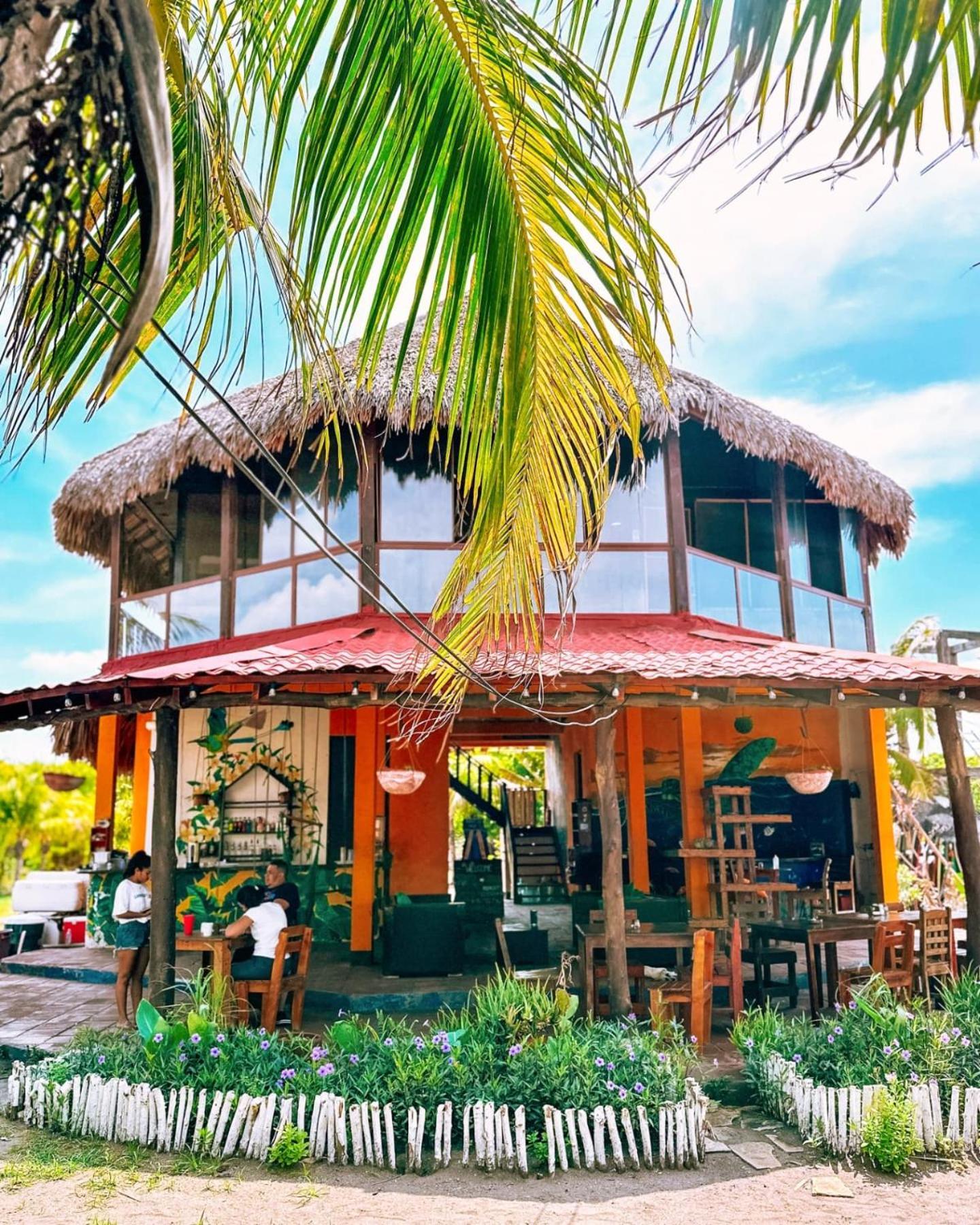 Surfing Turtle Lodge Poneloya Exterior foto